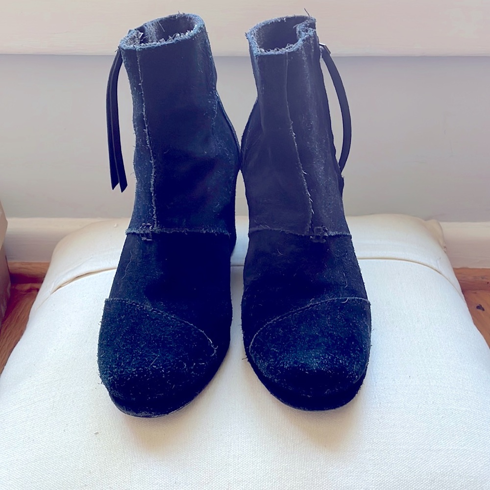 My favorite black suede booties! Perfect for fall and winter